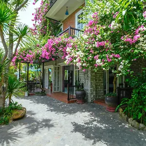 Blooms Boutique Village Hoi An