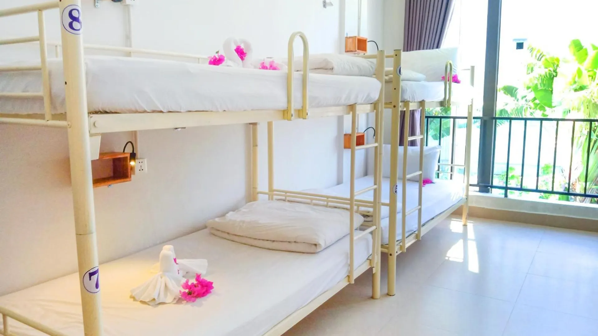 Bed Station Hostel & Pool Bar Hoi An 