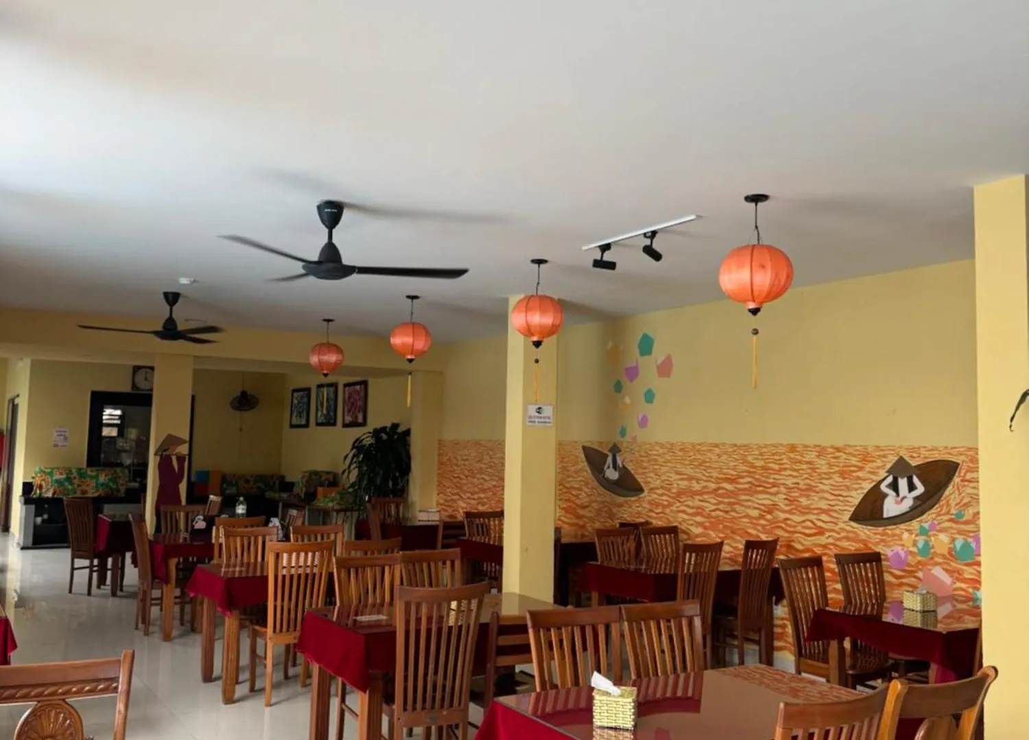 Bed Station Hostel & Pool Bar Hoi An 