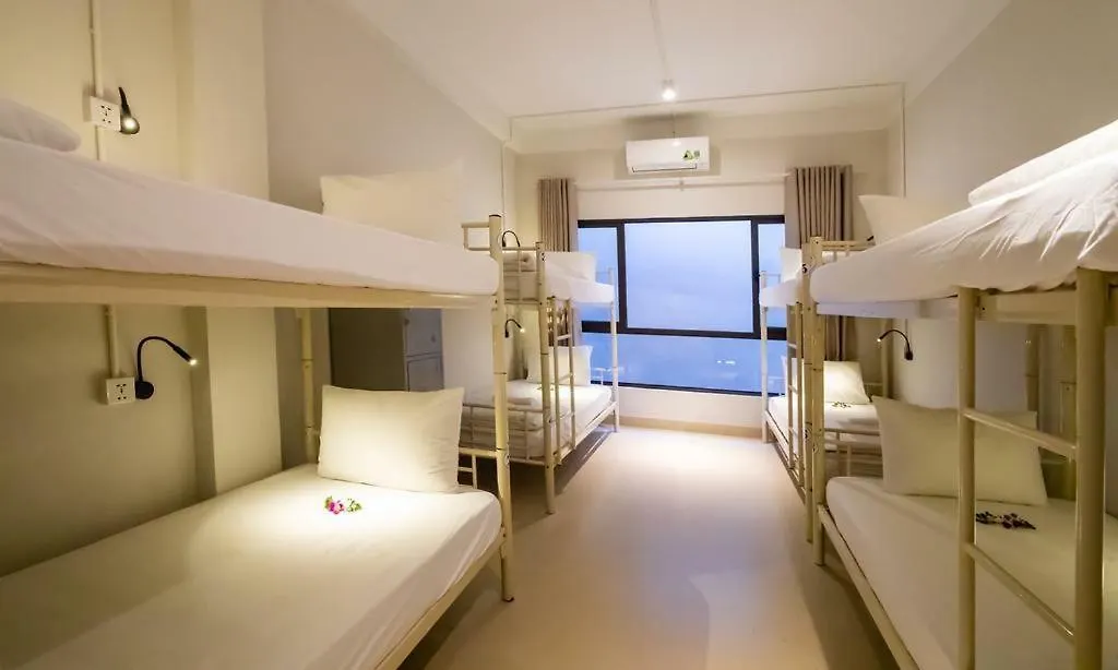 Bed Station Hostel & Pool Bar Hoi An 