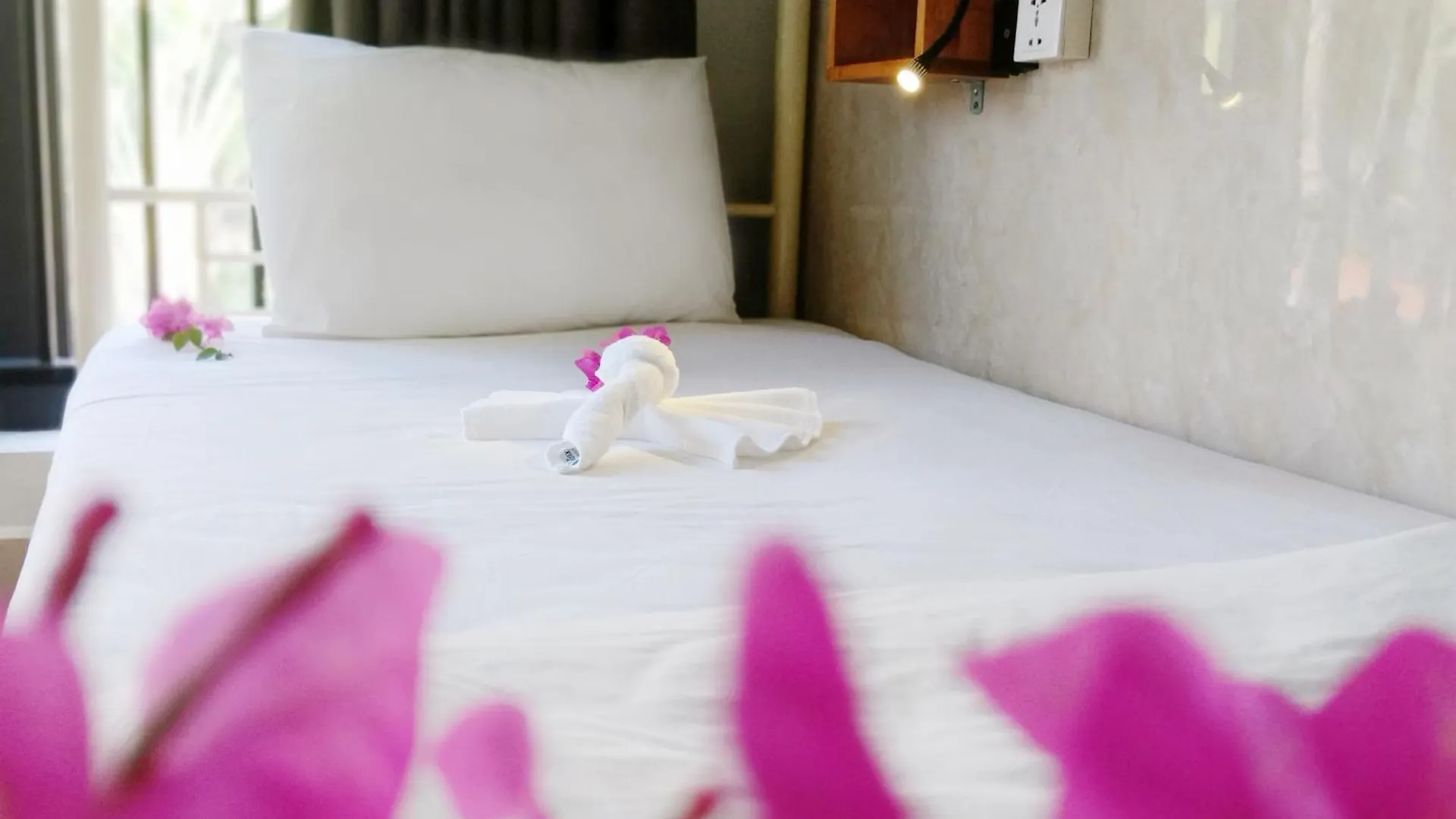 Bed Station Hostel & Pool Bar Hoi An 