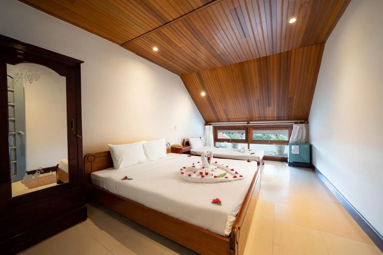 Bed Station Hostel & Pool Bar Hoi An 